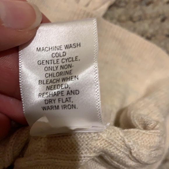 3/4 sleeve cable sweater from banana republic - Picture 4 of 5